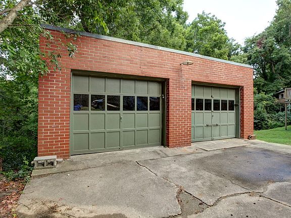 3rd image of 107 4th St