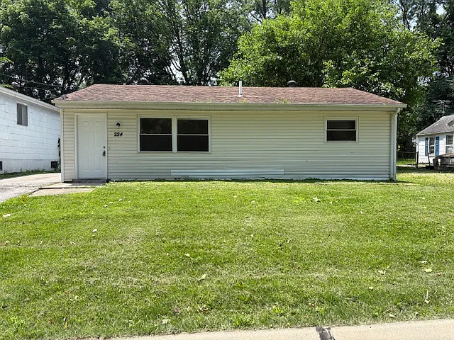 224 Becker Dr photo 1