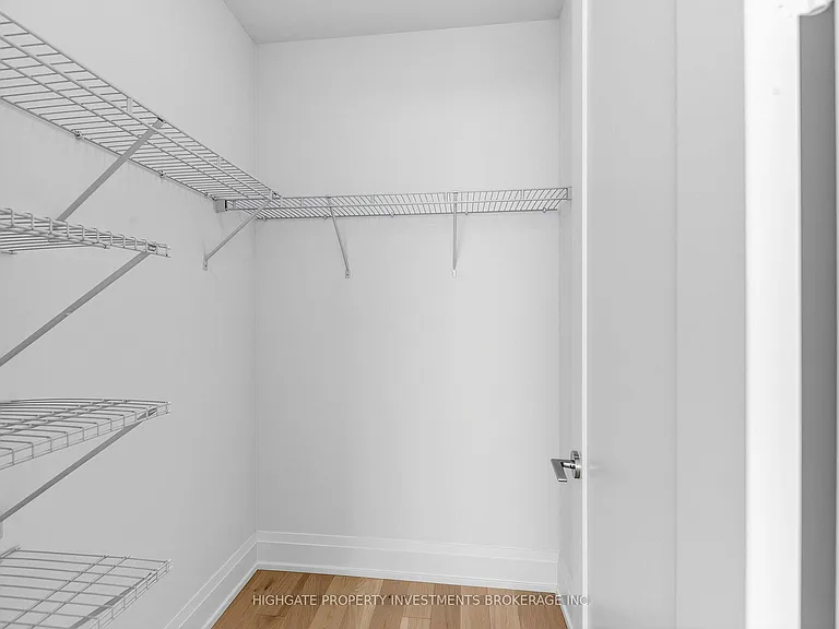 27 Korda Gate #Penthouse 102 — Photo 8