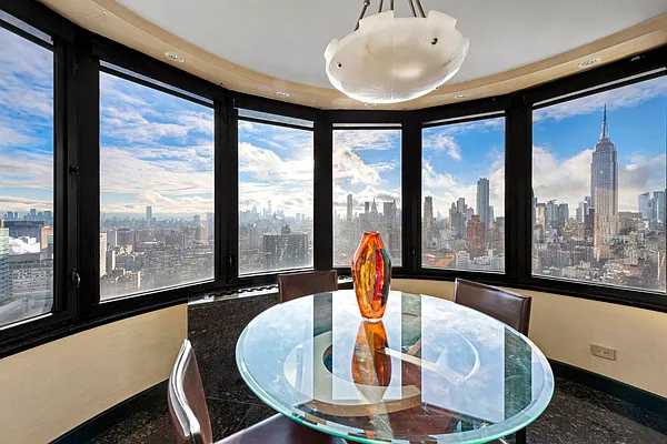 Rented by R New York | media 23