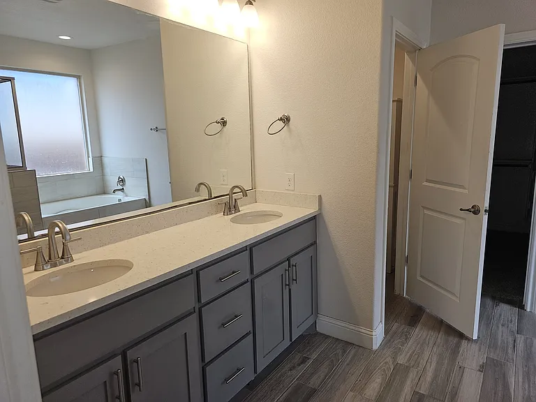 1520 Overshine Ln — Photo 5
