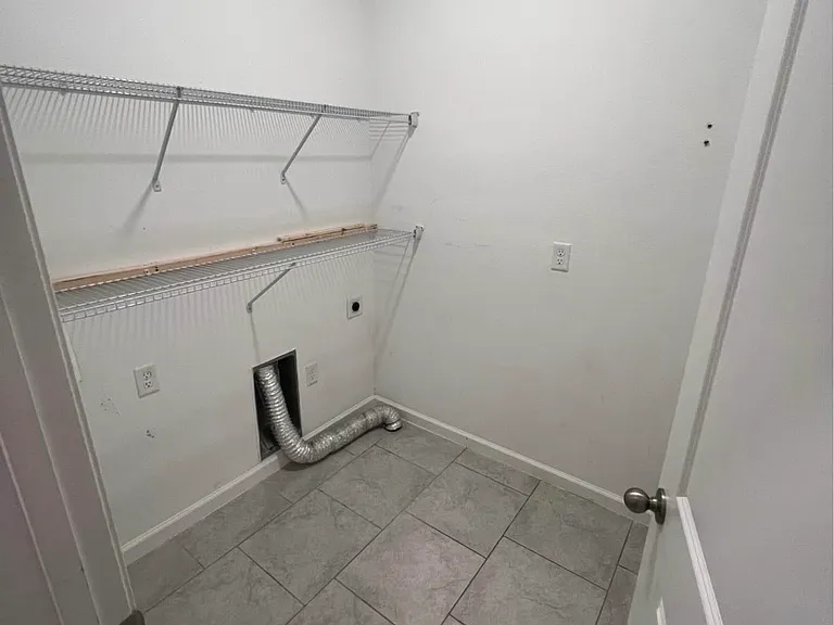 390 Cheeota Ct — Photo 17