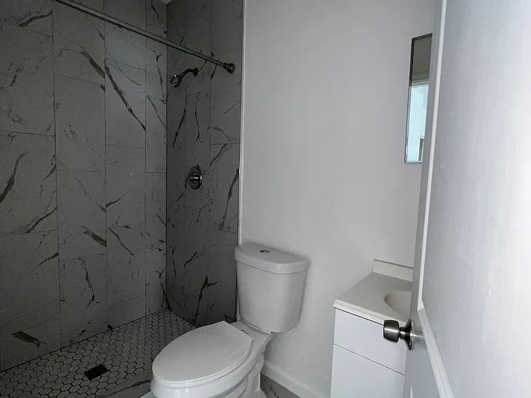 18617 Community St — Photo 2