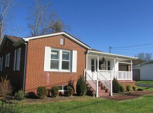 139 Hampton St, Clintwood, VA 24228