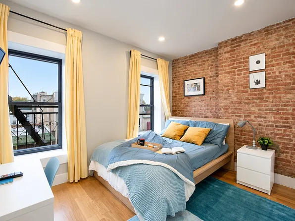 759 Manhattan Avenue image 1 of 3