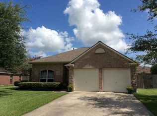 1009 N Belle Dr, Angleton, TX 77515