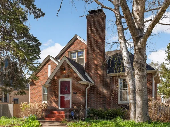 657 Wheelock Pkwy E, Saint Paul, MN 55106