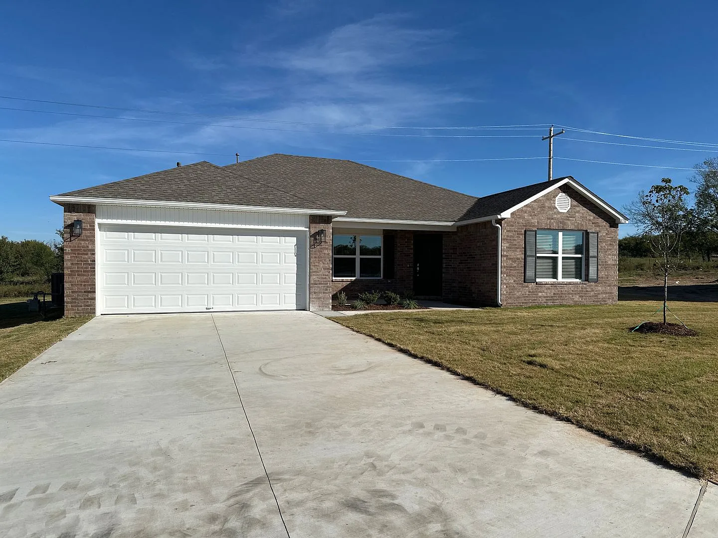 Don't Miss Out! Pre-Leasing A Spacious 4-Bedroom | 2-Bath Home In Park Place — Photo 3