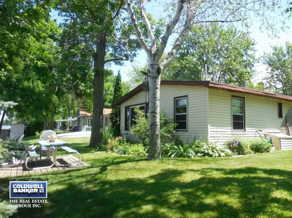 113 Sun N Surf Dr, Luxemburg, WI 54217