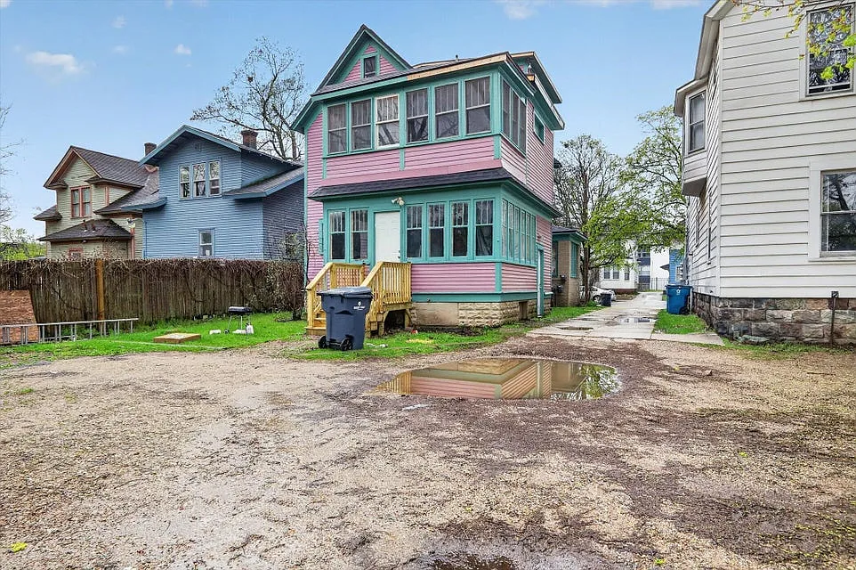 4 bed, 4356 sqft, $1,600 — Photo 4