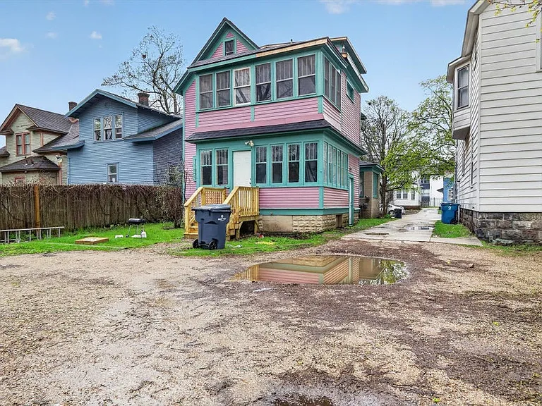 417 Locust St #2 — Photo 4