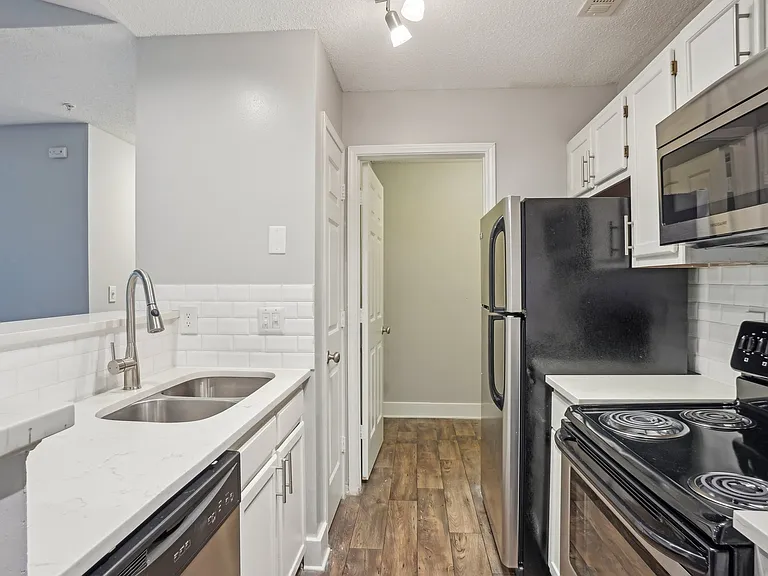 Camara Estates — Photo 44