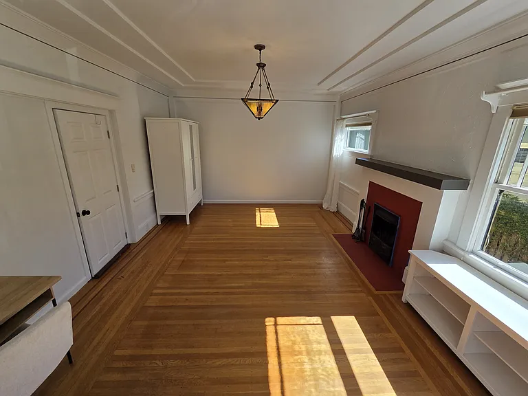 2722 Russell St #2720 — Photo 4