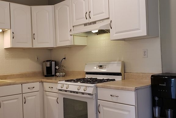 5th image of 610 Avenue A