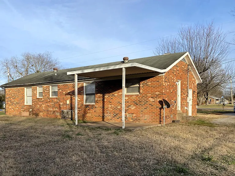 3835 Acorn Ave — Photo 12