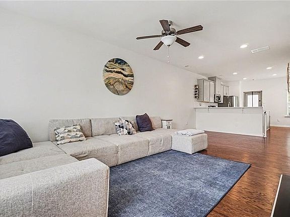 5th image of 809 Ambient Way SW