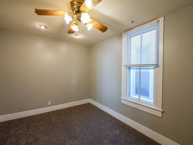 1808 E Oak St — Photo 6
