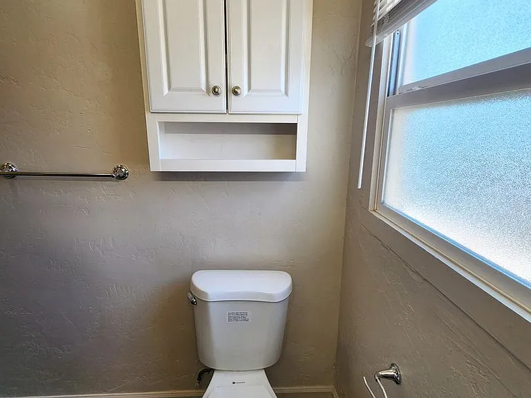 1037 Brownlee Ave — Photo 16