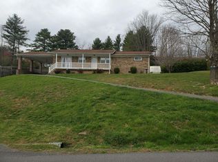 341 Dove St, Pounding Mill, VA
