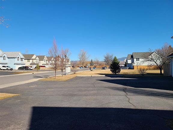 4th image of 710 Skyla Ct #A