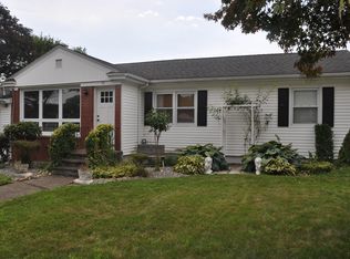 19 Rotary Dr, Johnston, RI 02919