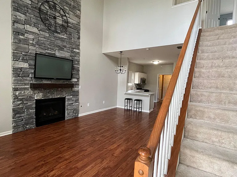 600 White Rock St — Photo 10