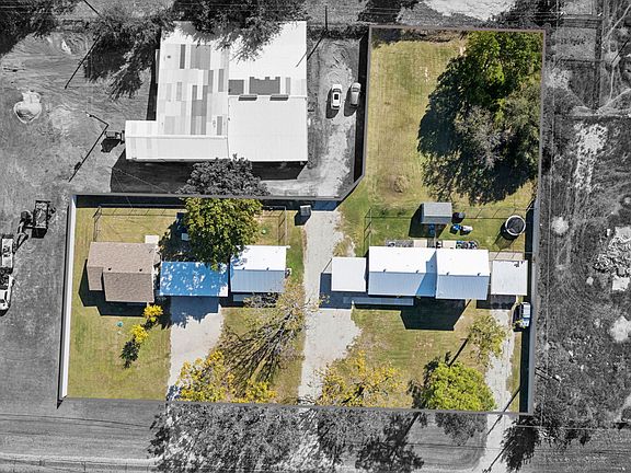 5th image of 1058 E Reno Rd