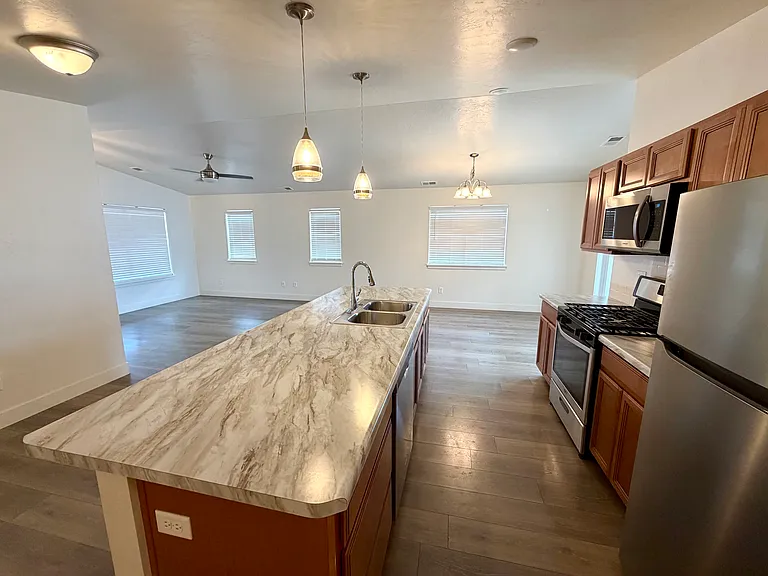 579 Redwing Ln — Photo 16