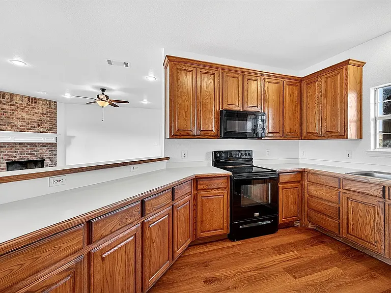 501 Harris St — Photo 18