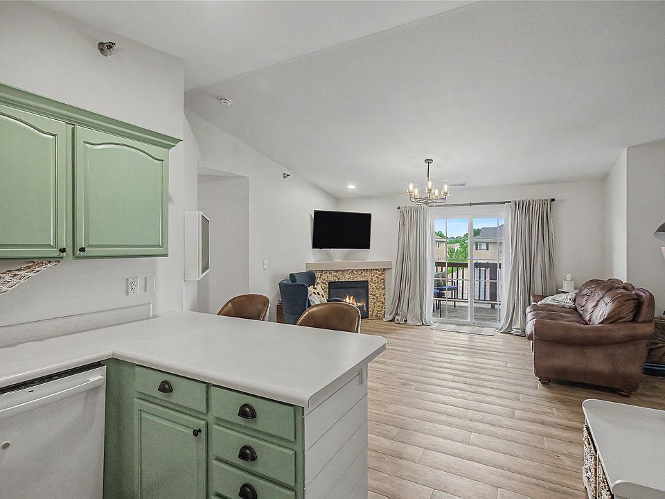 1st image of 1335 SE 6th St APT 304