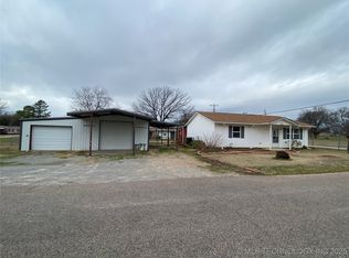 105 N Collins St, Colbert, OK 74733