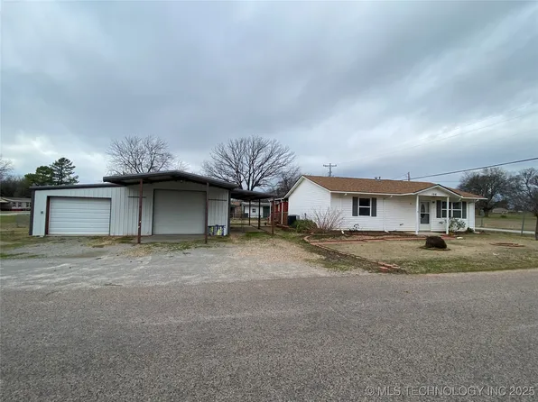 105 N Collins St, Colbert, OK 74733