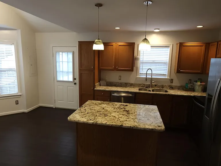 6917 Vanderbilt Ave — Photo 19