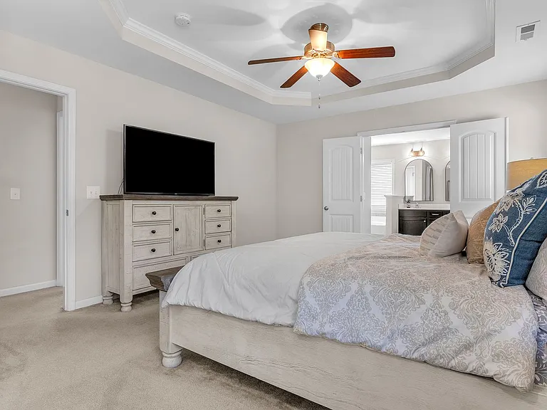 405 Belhaven Ct — Photo 45