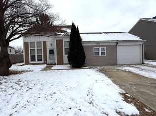 2275 S Crescent Ln, Aurora, IL 60504