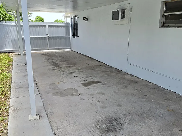NW 141st St — Photo 37