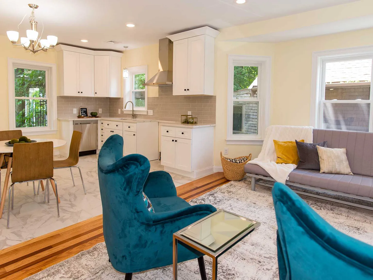4 bed, $5,200 — Photo 2
