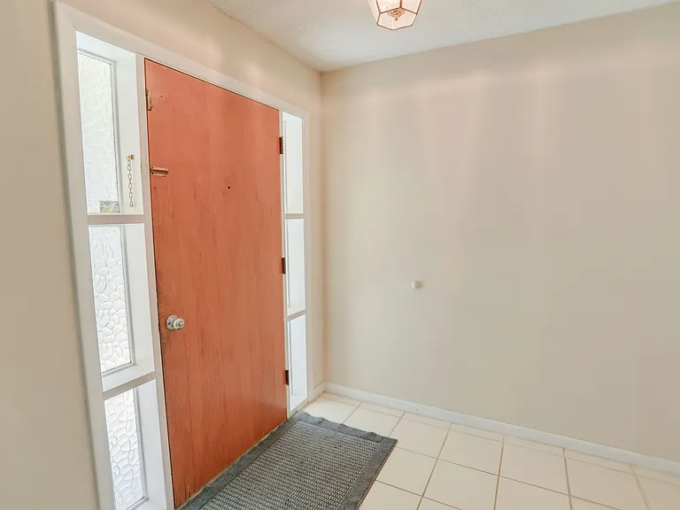 3086 Bluebrook Dr — Photo 3