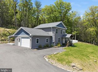300 Gumbletown Rd, Paupack, PA 18451