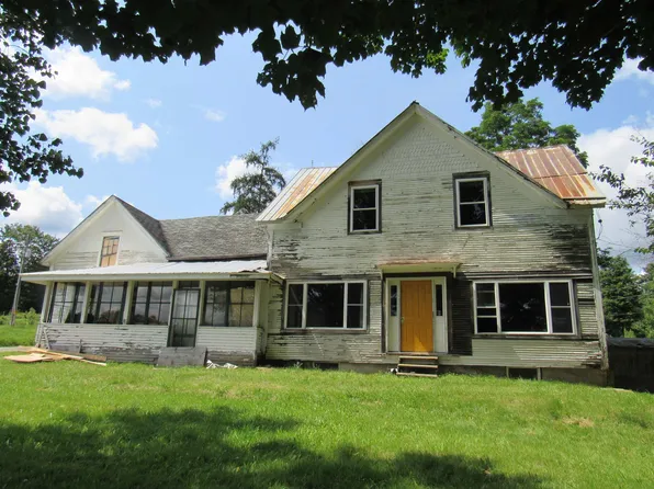 12 Baraw Road, Lowell, VT 05847