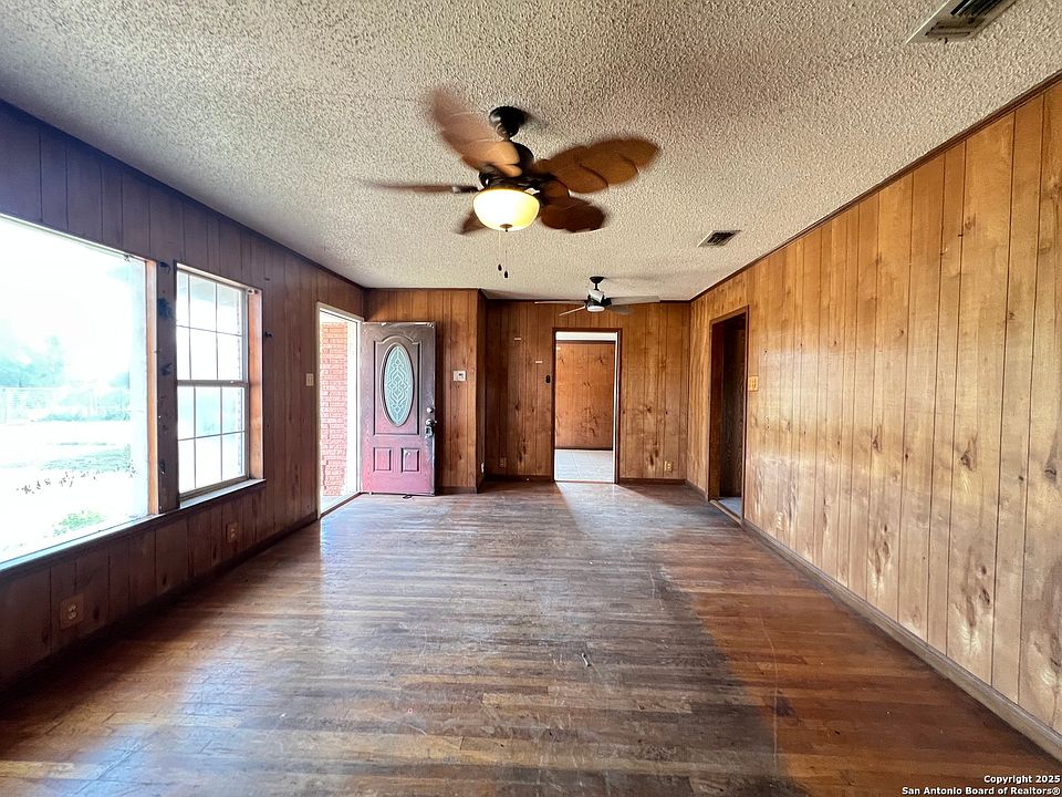 2nd image of 215 W Mally
