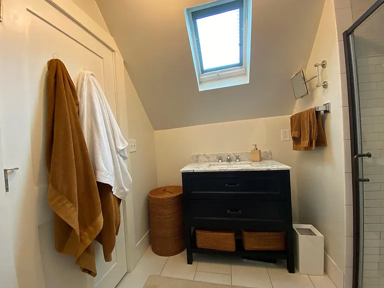 827 E Brady St #3 — Photo 13