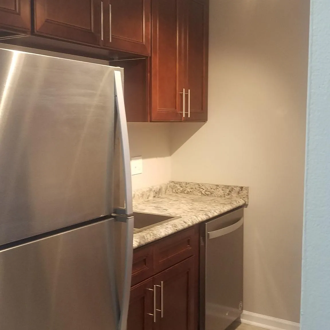 2 bed, 850 sqft, $1,200 — Photo 3