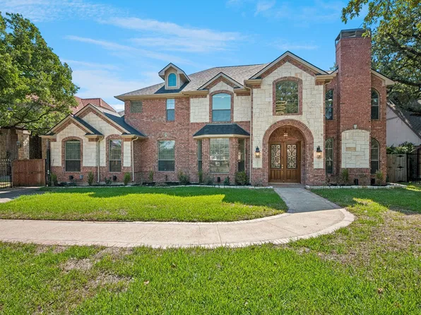 3848 W Pioneer Dr, Irving, TX 75061