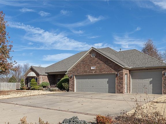 2nd image of 1506 S River Meadows Dr