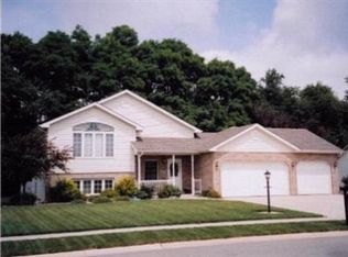 6880 Prairie Run Ave, Portage, IN 46368