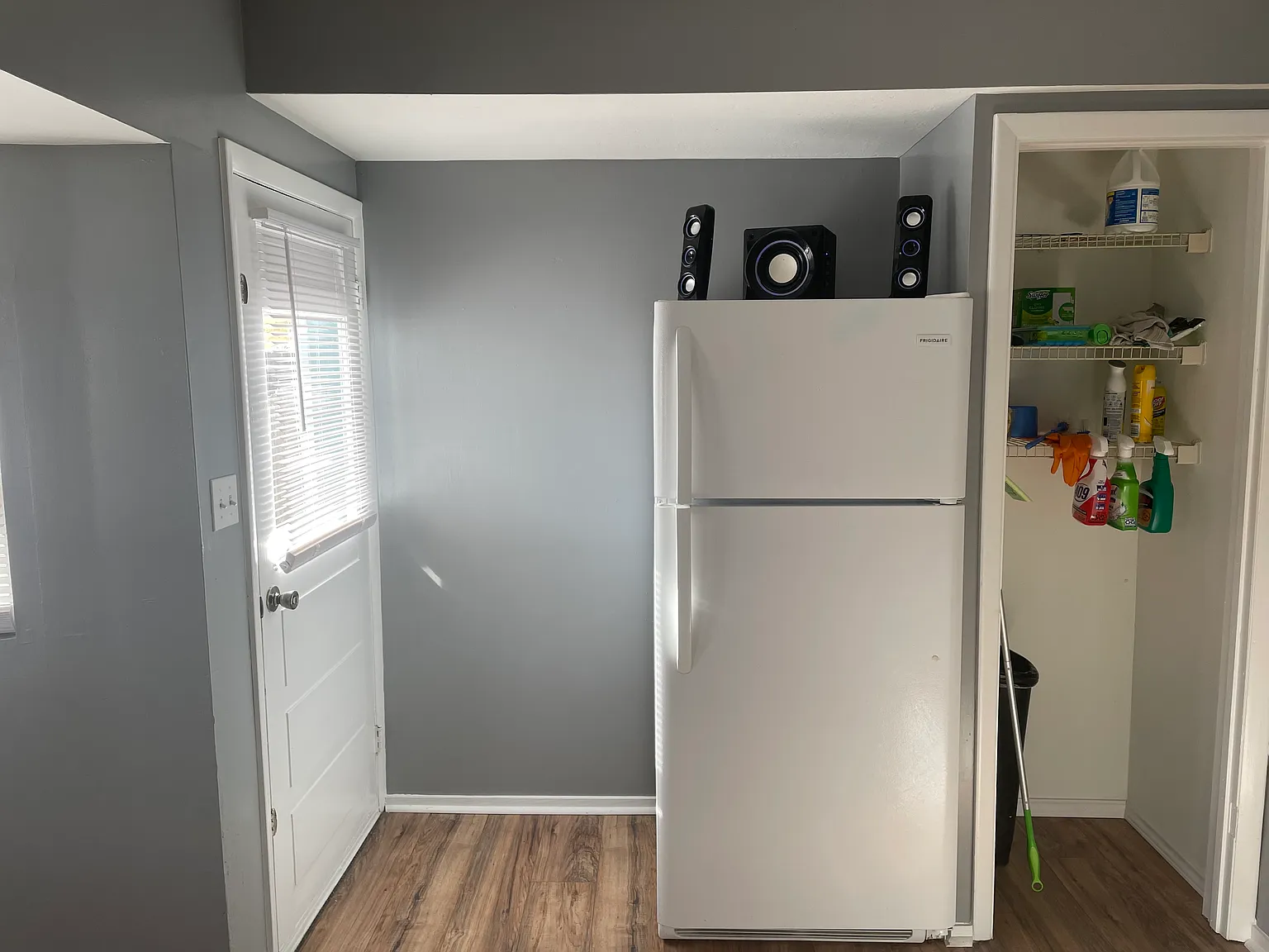 2 bed, 1.5 bath, 714 sqft, $1,100 — Photo 4