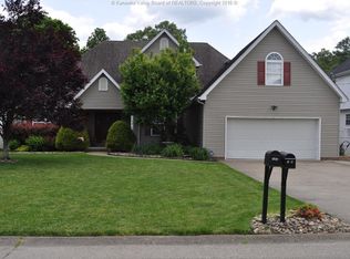 102 Westland Est, Winfield, WV 25213