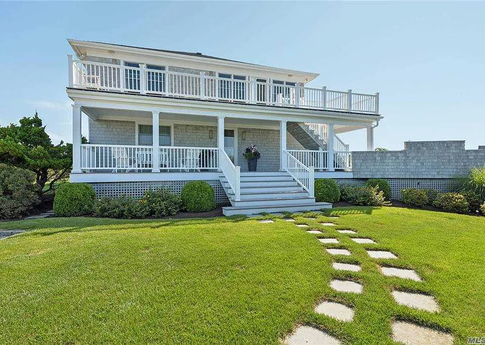 28 Stacy Dr