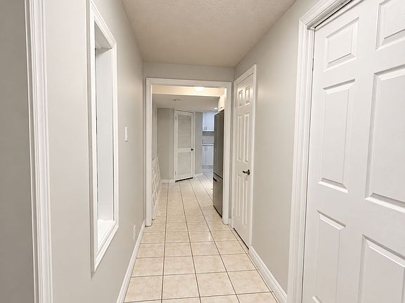 5th image of 1 Evergreen Cres